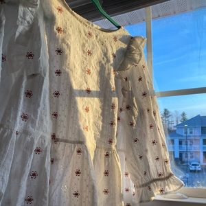 Universal Threads 3/4 sleeve ruffle top!